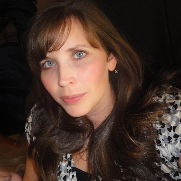 Meet your Posher, Andrea - Picture 1 of 1